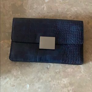 COPY - Navy clutch- no strap